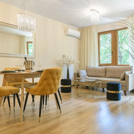 Мarelis Luxe Port Apartment Varna Esterno foto