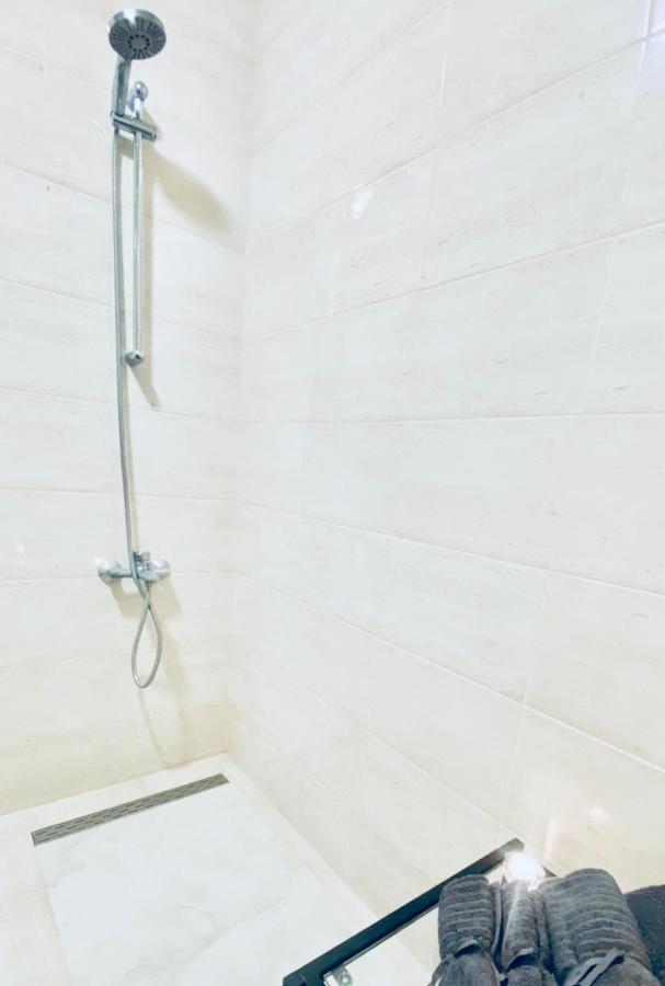 Мarelis Luxe Port Apartment Varna Esterno foto