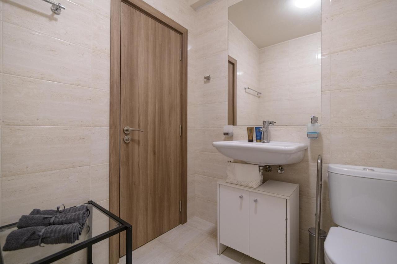 Мarelis Luxe Port Apartment Varna Esterno foto