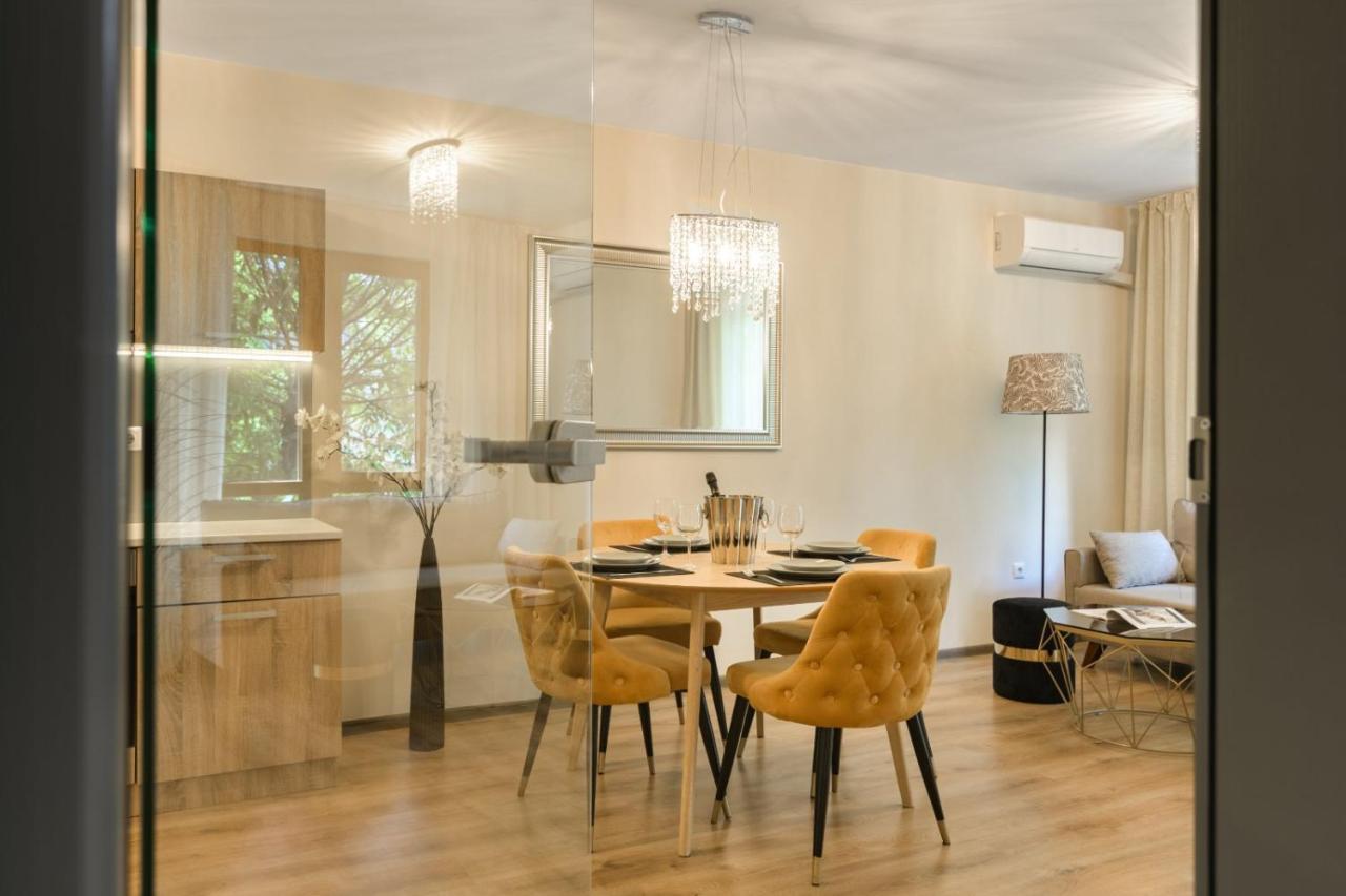 Мarelis Luxe Port Apartment Varna Esterno foto