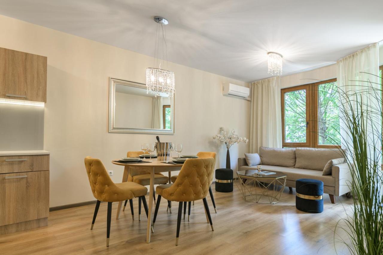 Мarelis Luxe Port Apartment Varna Esterno foto