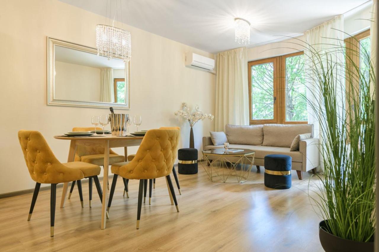Мarelis Luxe Port Apartment Varna Esterno foto