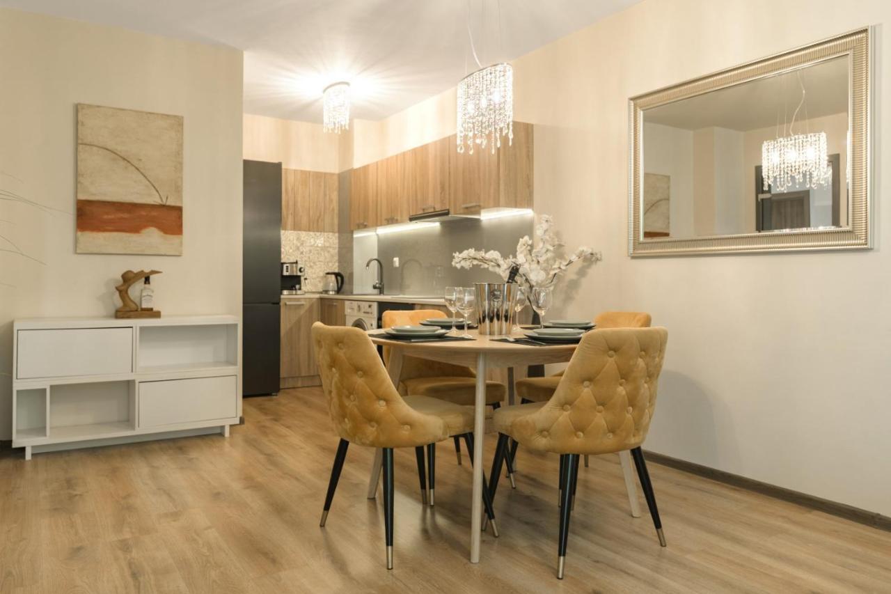Мarelis Luxe Port Apartment Varna Esterno foto