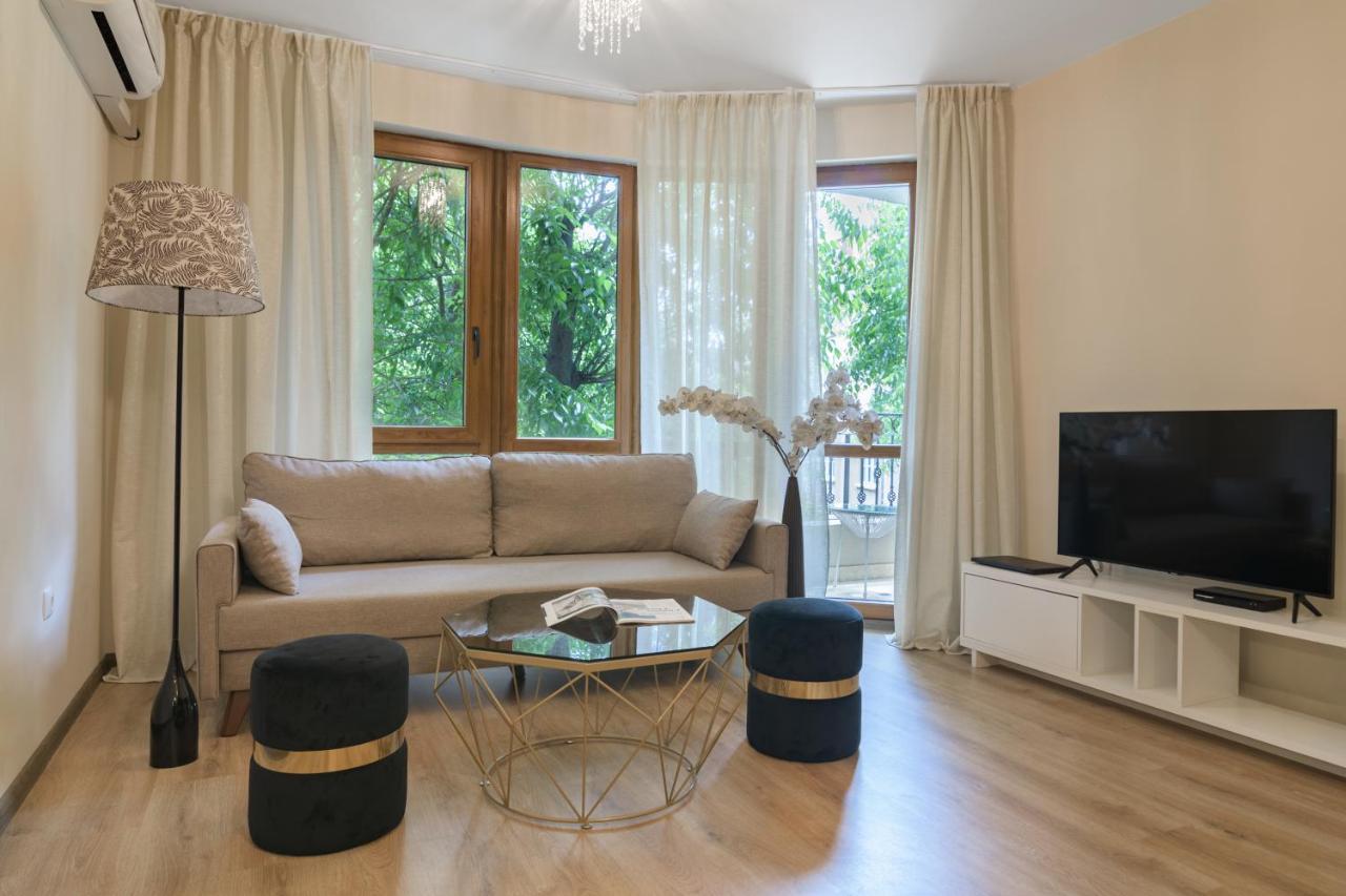 Мarelis Luxe Port Apartment Varna Esterno foto