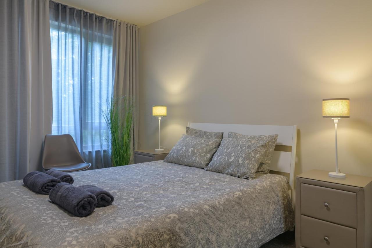 Мarelis Luxe Port Apartment Varna Esterno foto