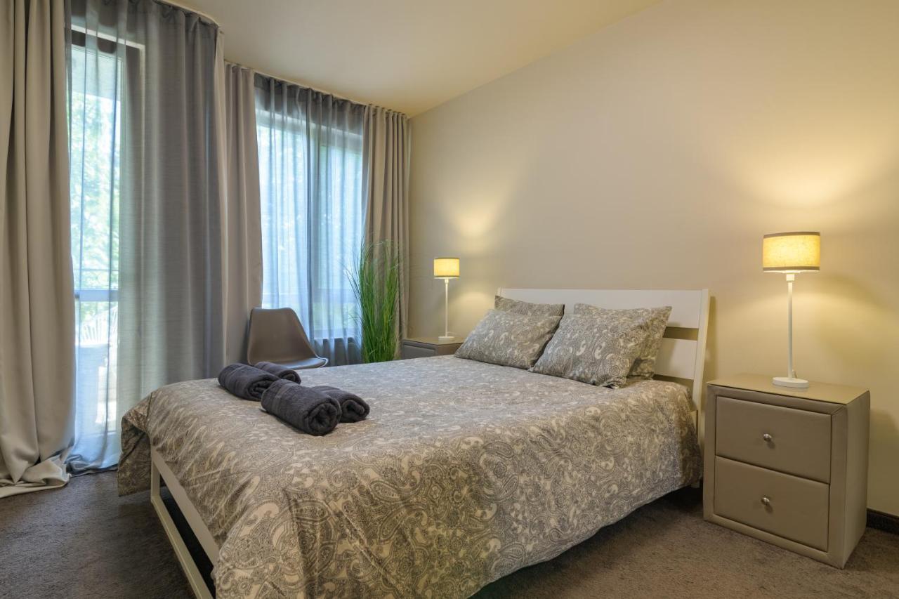 Мarelis Luxe Port Apartment Varna Esterno foto